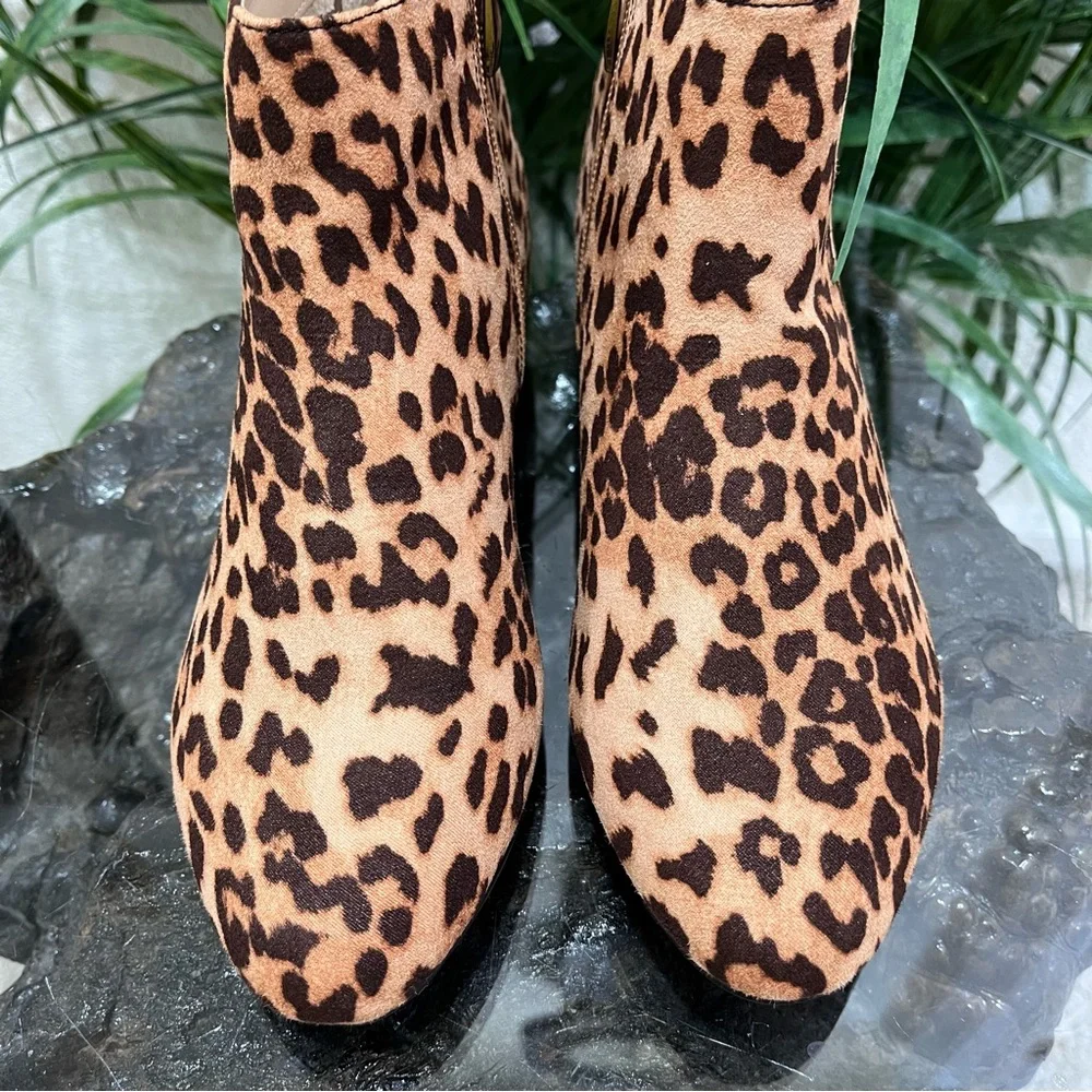 🐆New🐆 Dunion Animal Print Faux Suede And Pearl Heel Accent Side Zip Boots