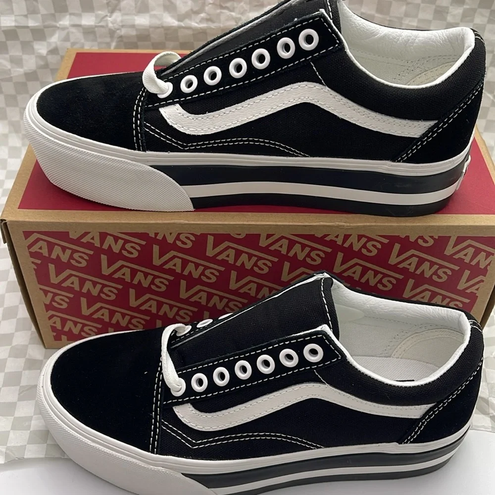 Vans WMNS Platform Sneakers Old Skool Stackform Smarten Up Black/Wht VN0009PZBZW