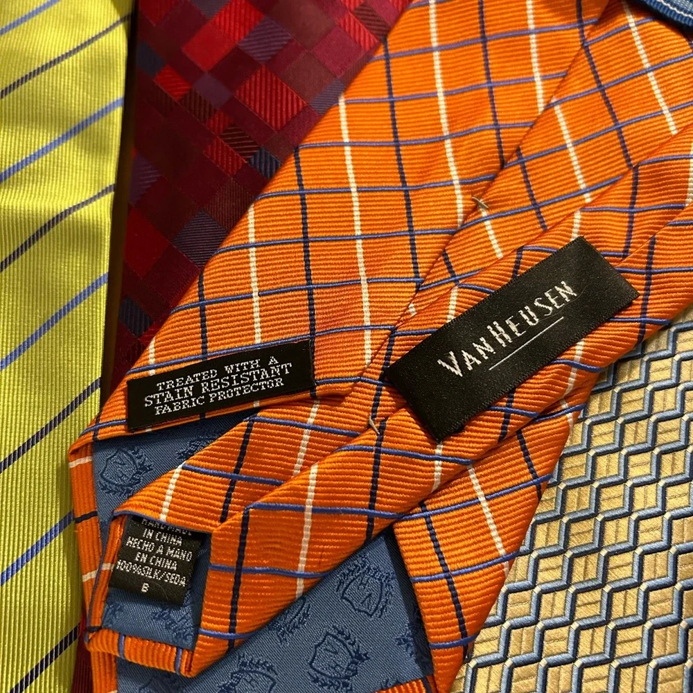 4 Men’s Van Heusen Neck Ties