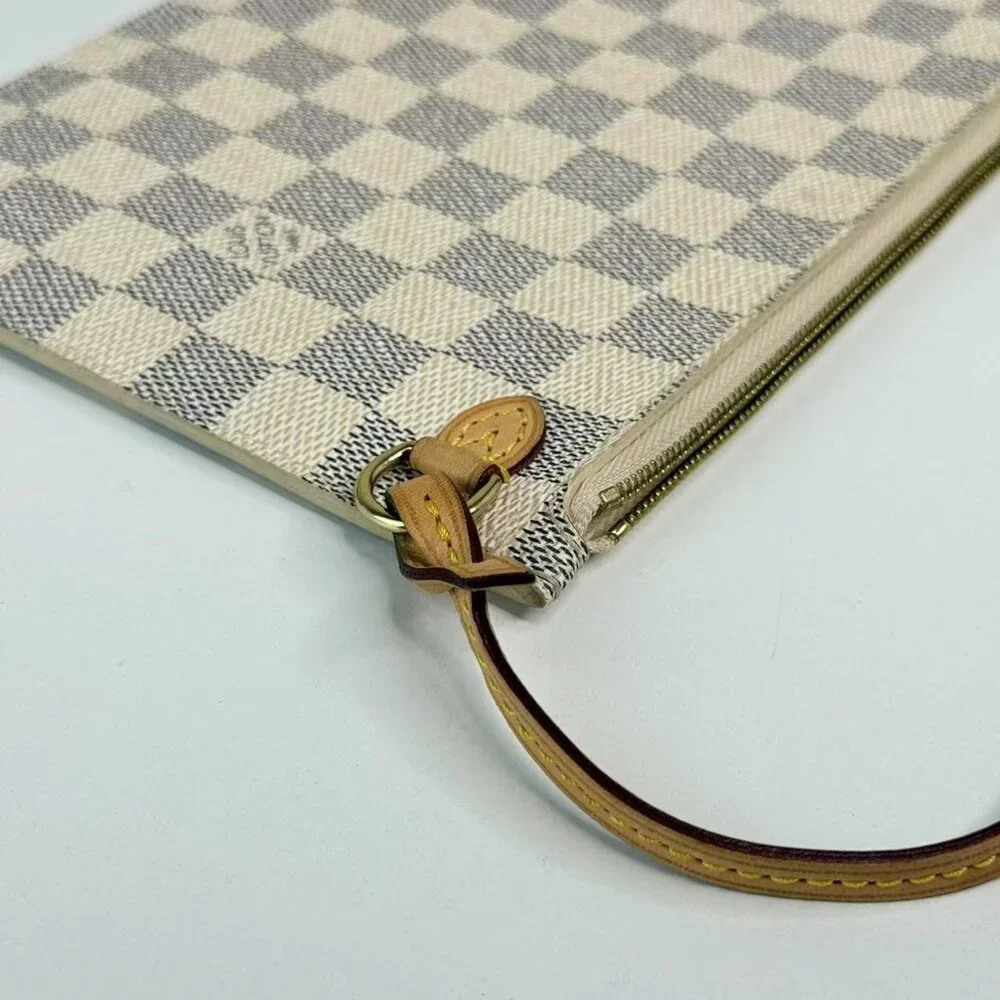 Louis Vuitton Clutch Damier Azur