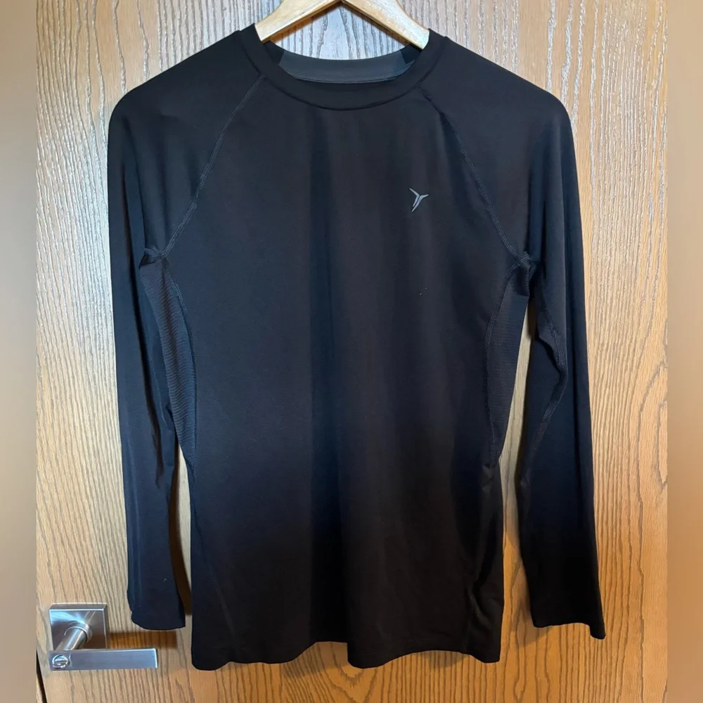 Old Navy Active Black Go-Dry Top