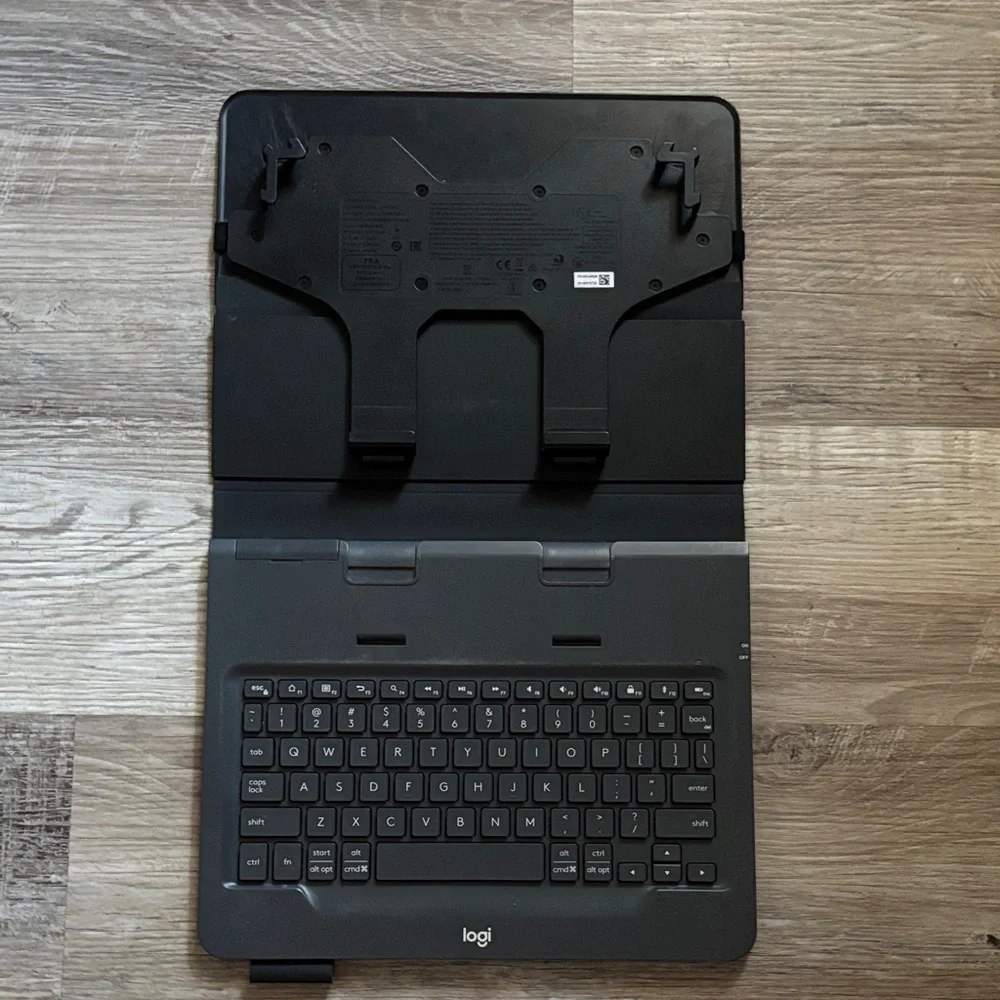Logitech Universal Folio With Keyboard Case