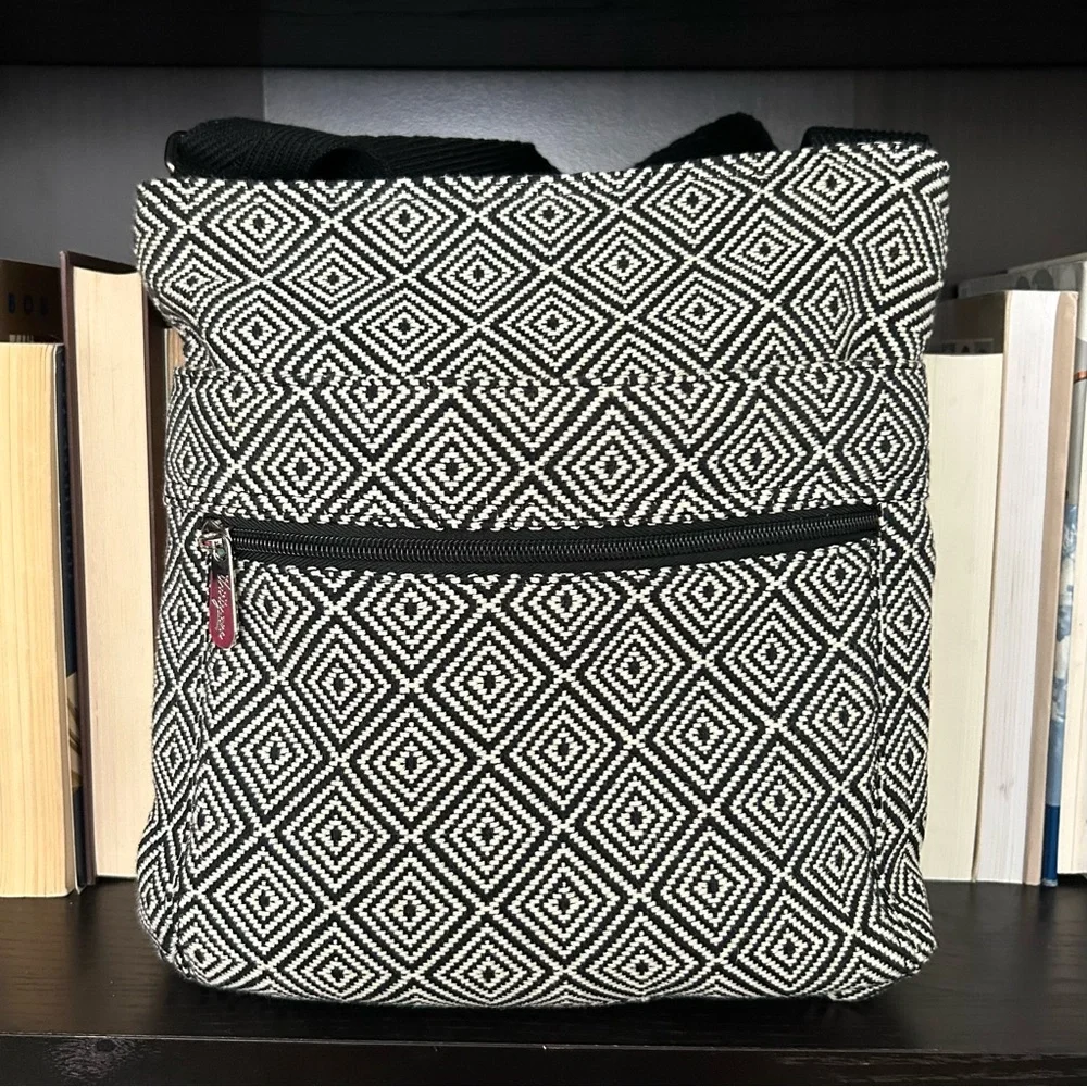 thirty-one stylish women