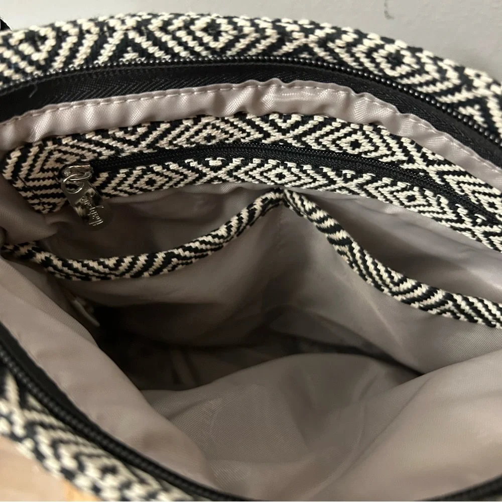 thirty-one stylish women