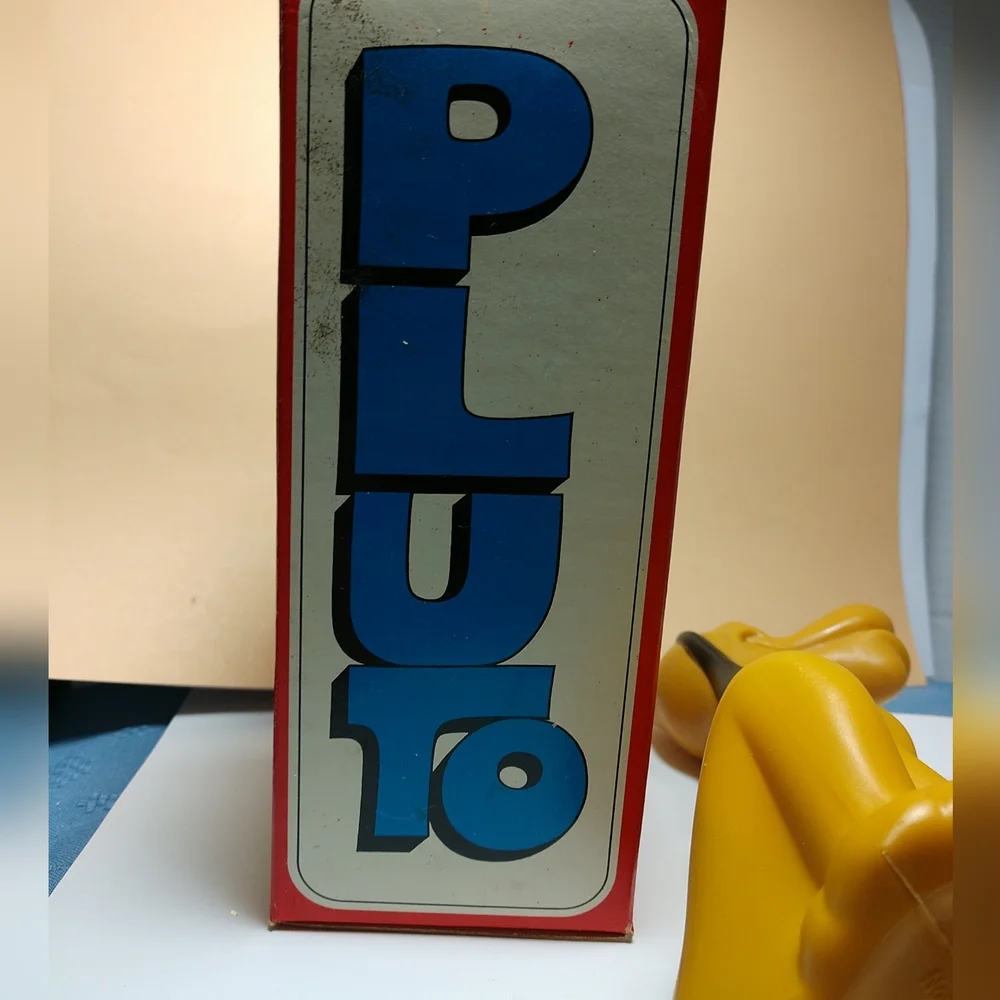 Disney PLUTO Decanter Non-Tear Shampoo With Shampoo & BOX Vintage Avon 1970's
