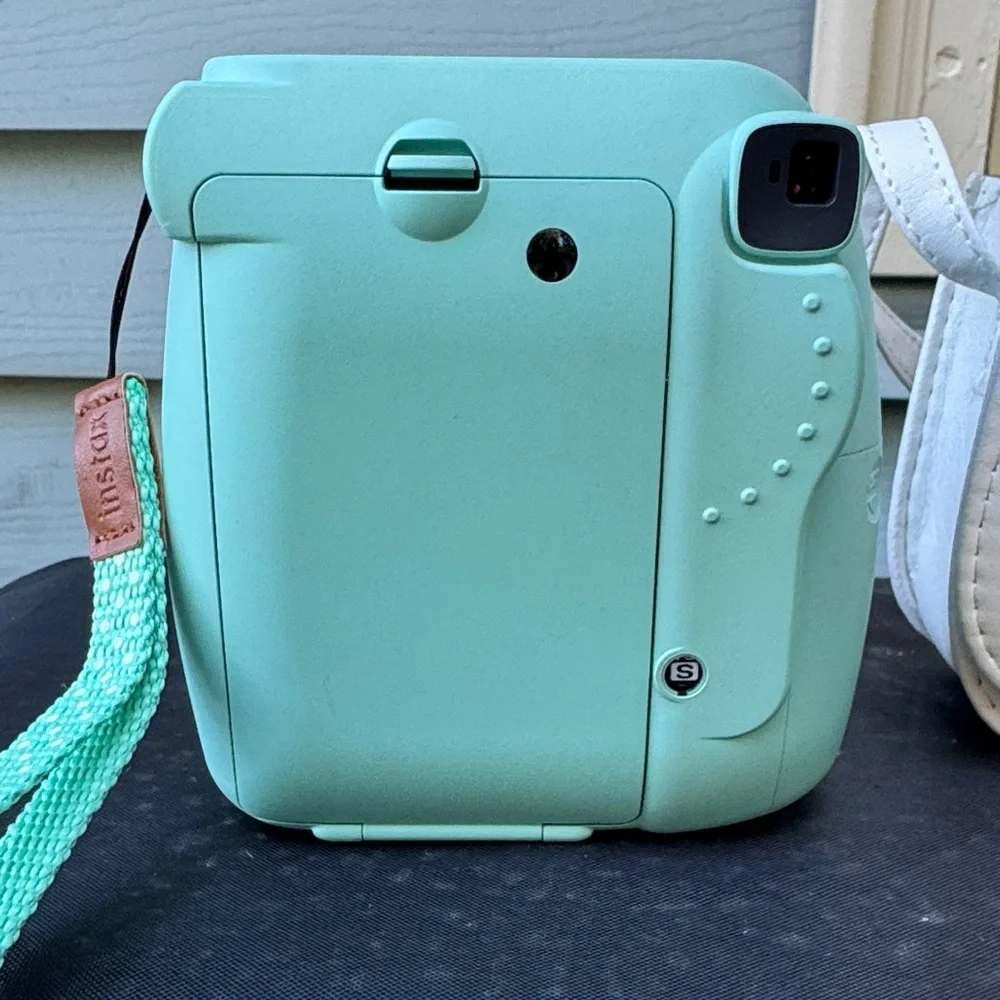 Fujifilm Instax Mini 9 - Light Blue Teal with White Case