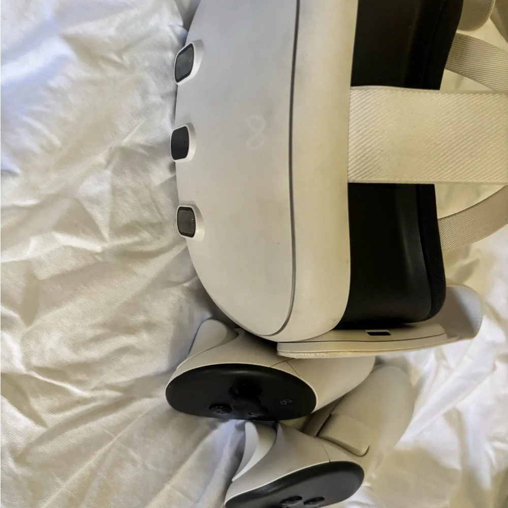 Oculus sleek headset