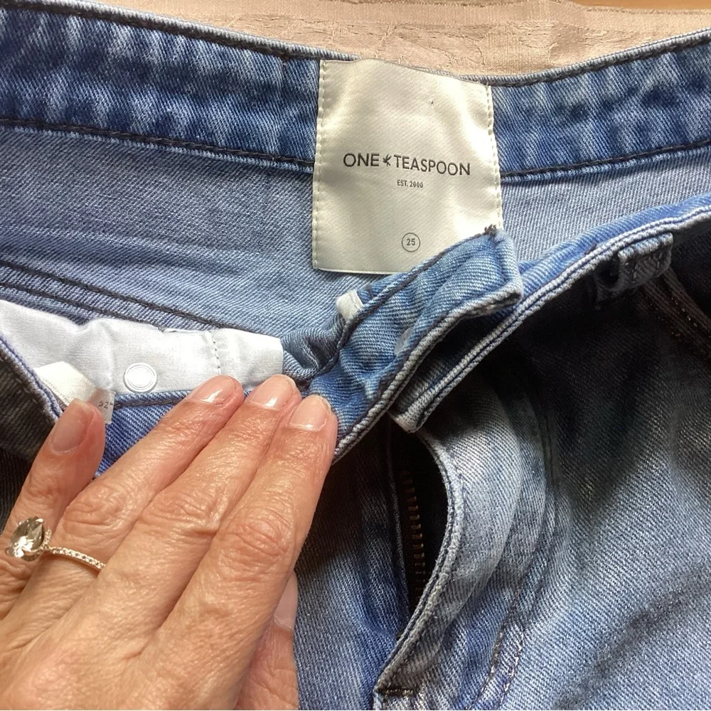 One Teaspoon Blue Future Jackson Mid Rise Silver Coated Wide Leg Denim Shorts 25