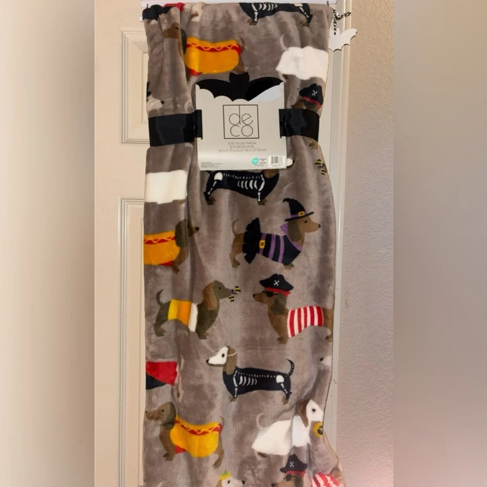 Dachshund Dogs in Halloween Costumes Plush Throw Blanket