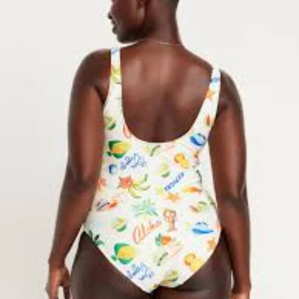 Old Navy dive into