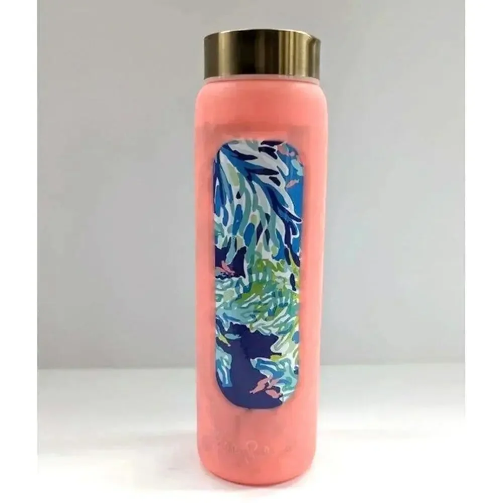 Lilly Pulitzer sip style