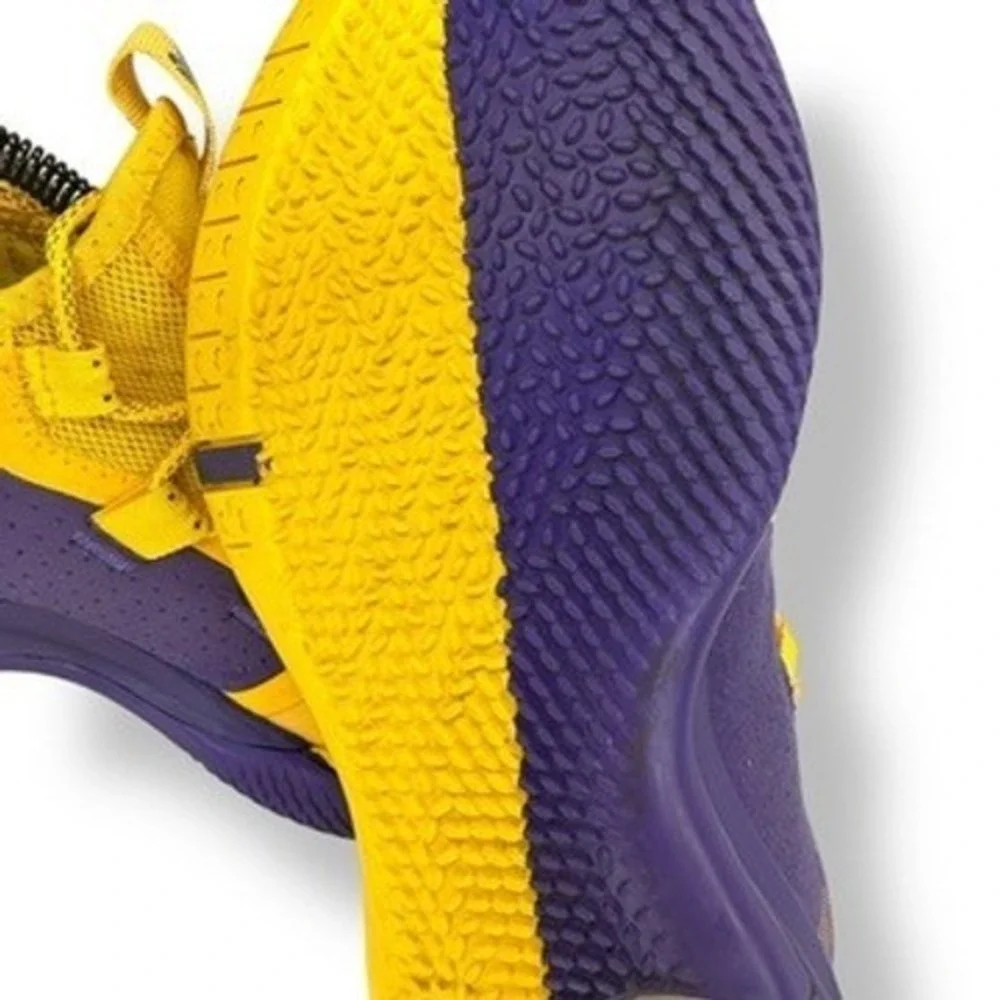 Nike distinctive athletic