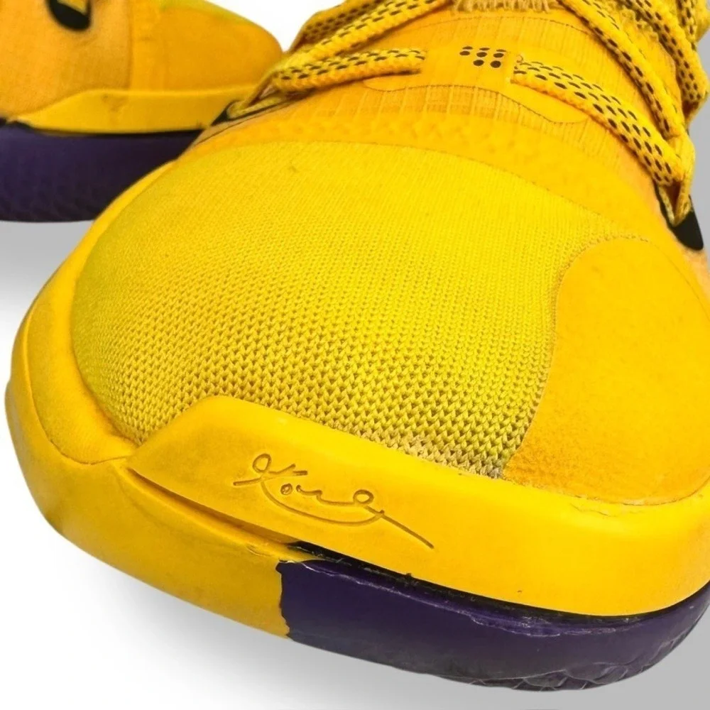 Nike distinctive athletic