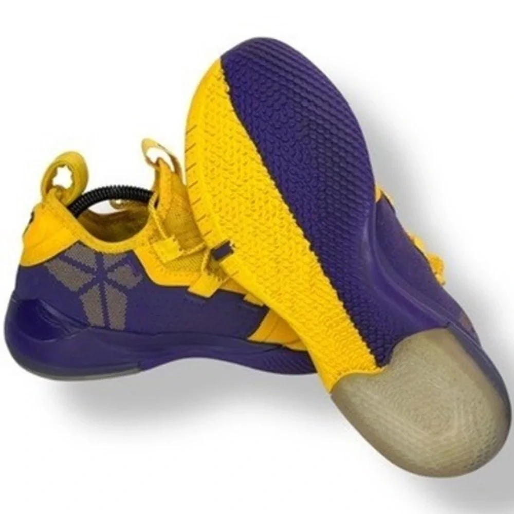 Nike distinctive athletic