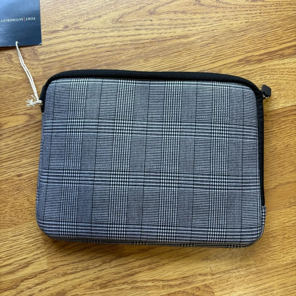 Black and white plaid tablet sleeve neoprene cover NEW