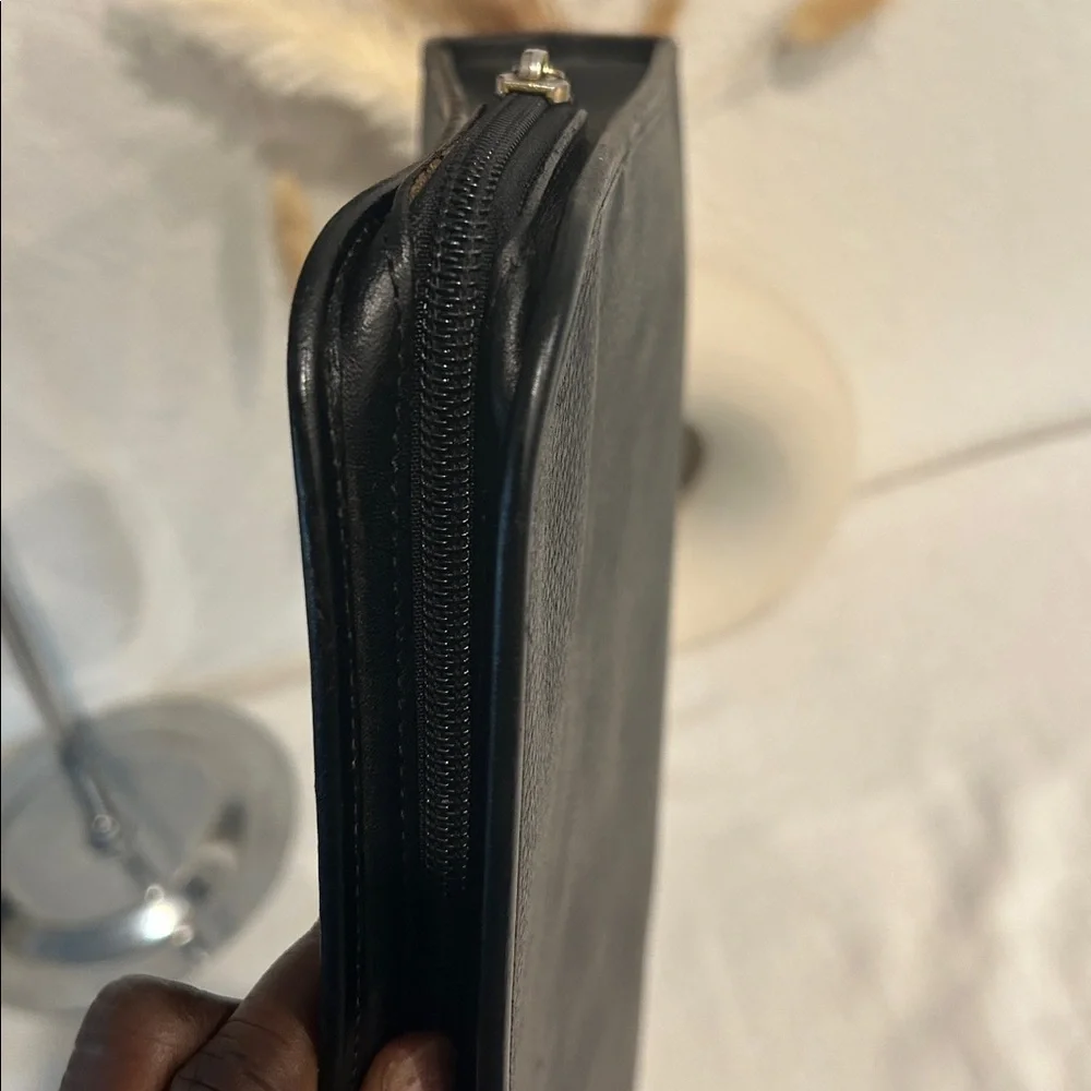 Burberry elegant black