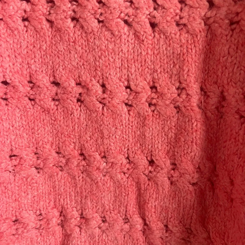 Old Navy Women's Coral Crew Neck Sweater