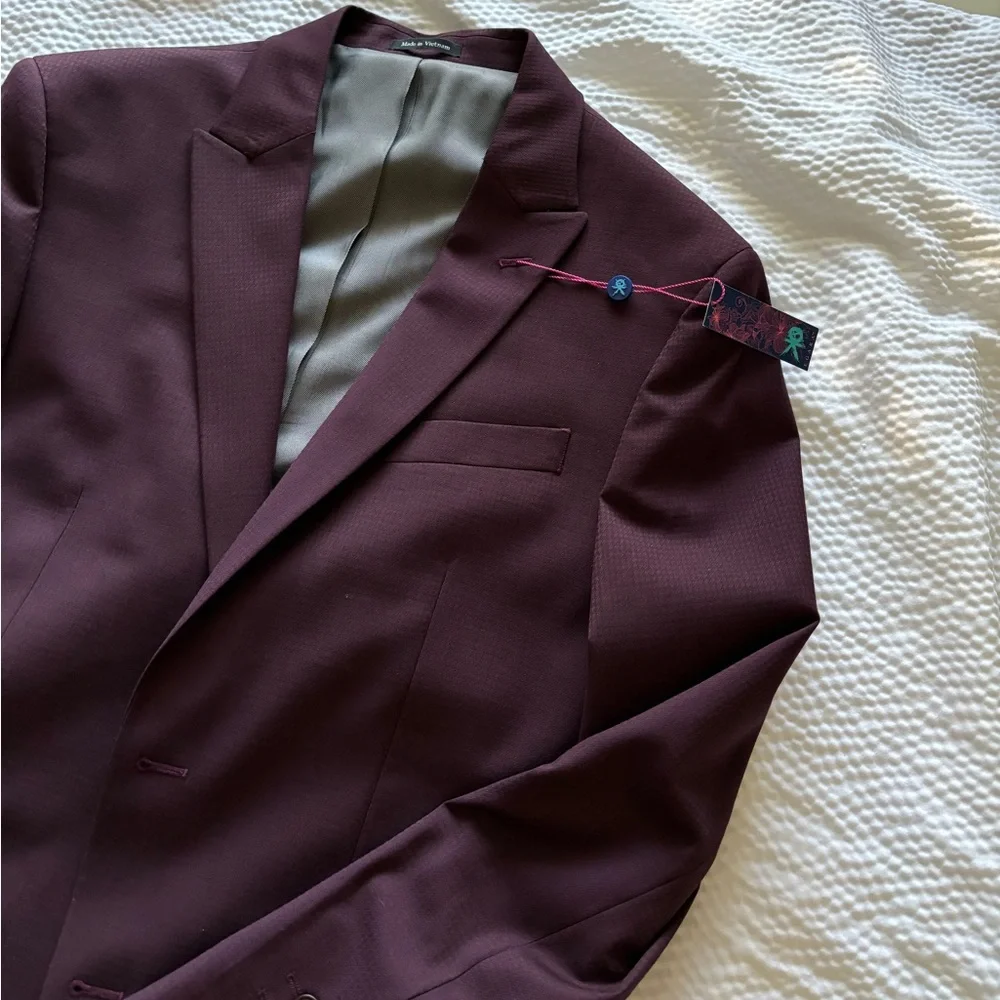 Egara Wine Houndstooth Tailored Slim Fit Suit