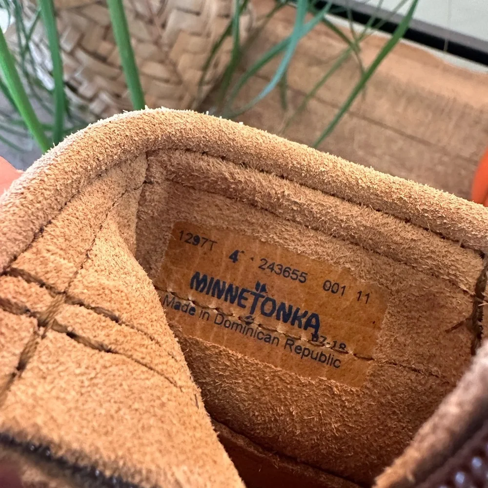 Minnetonka charming moccasins