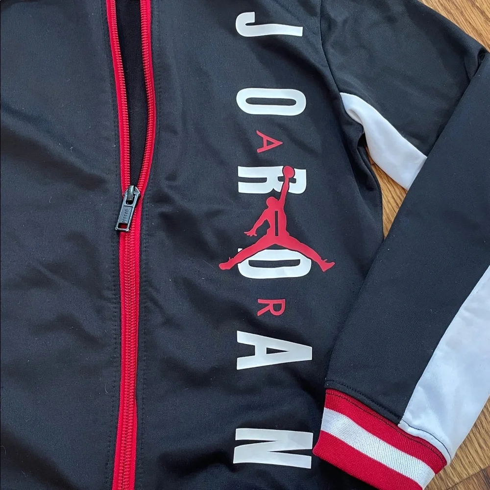 Jordan jacket up