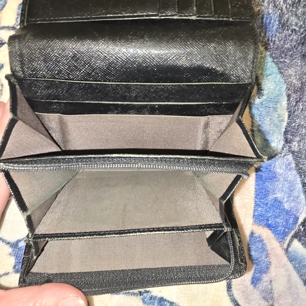 Burberry elegant black