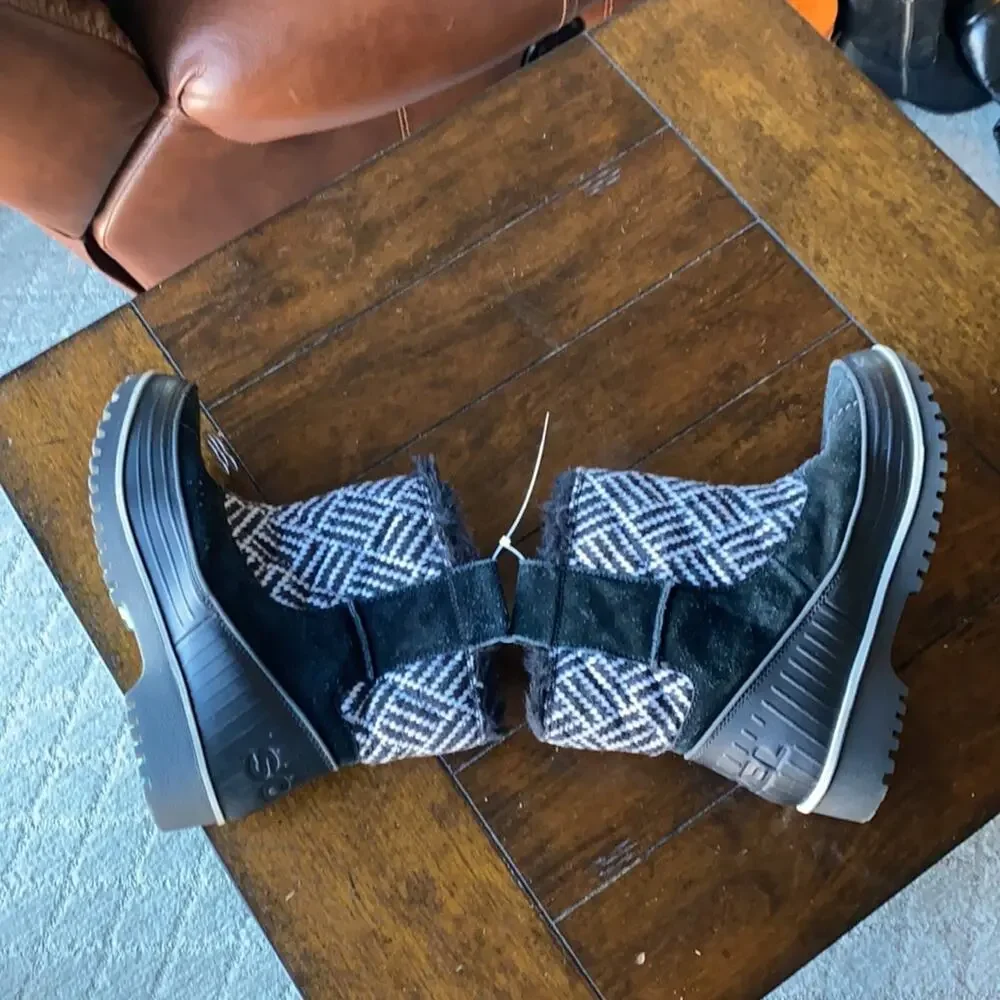 Sorel youth girl