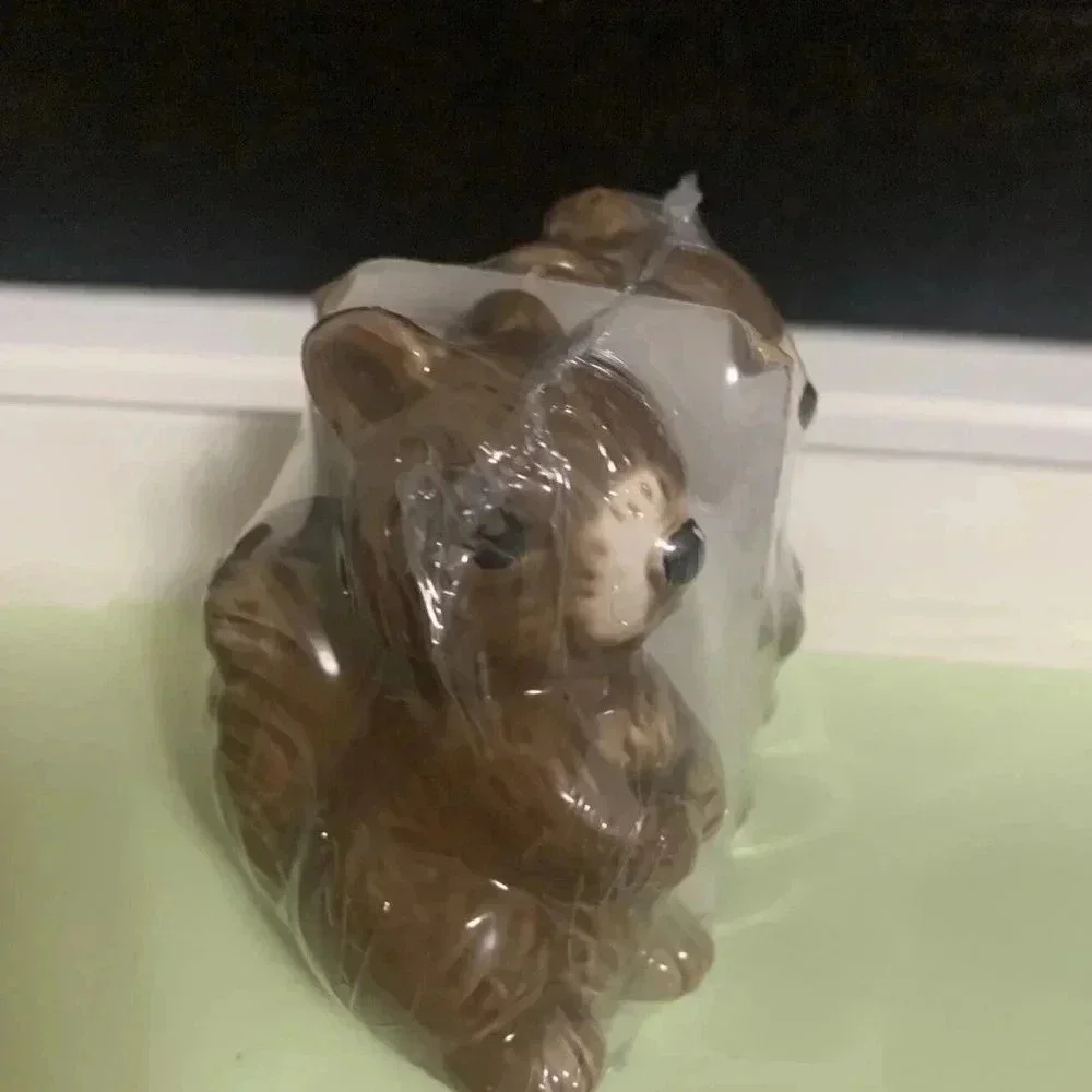 NEW Woodlands Squirrel Crush Table Decor Salt & Pepper Shaker Set