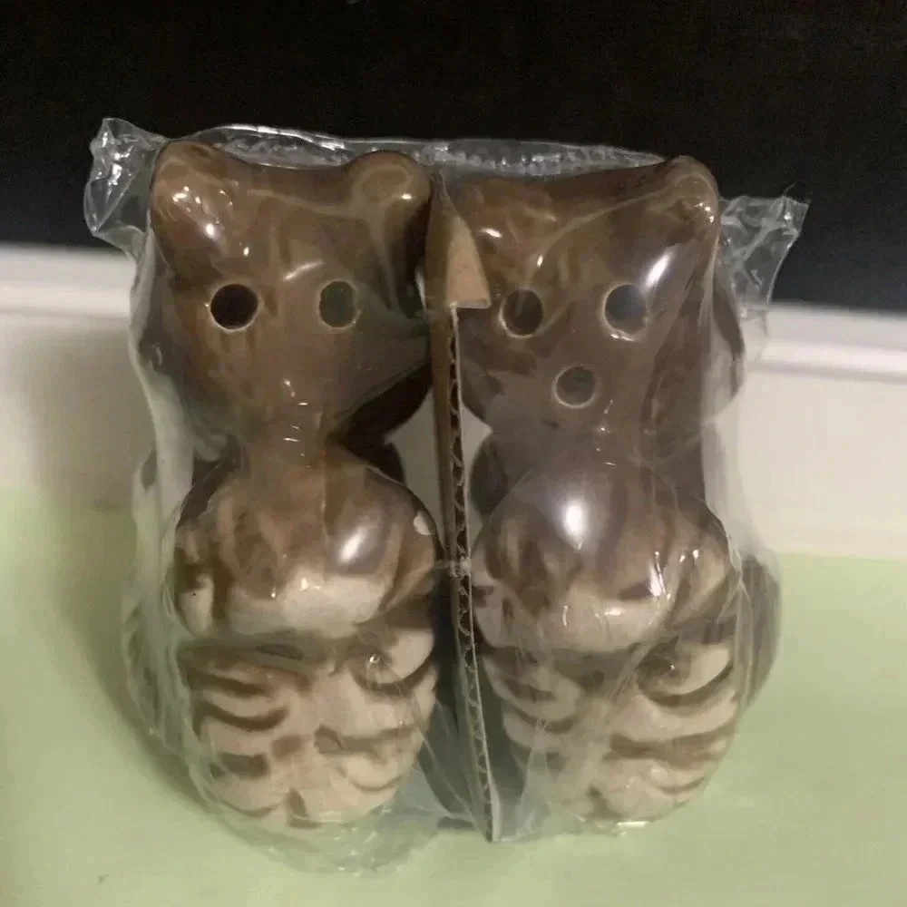 NEW Woodlands Squirrel Crush Table Decor Salt & Pepper Shaker Set