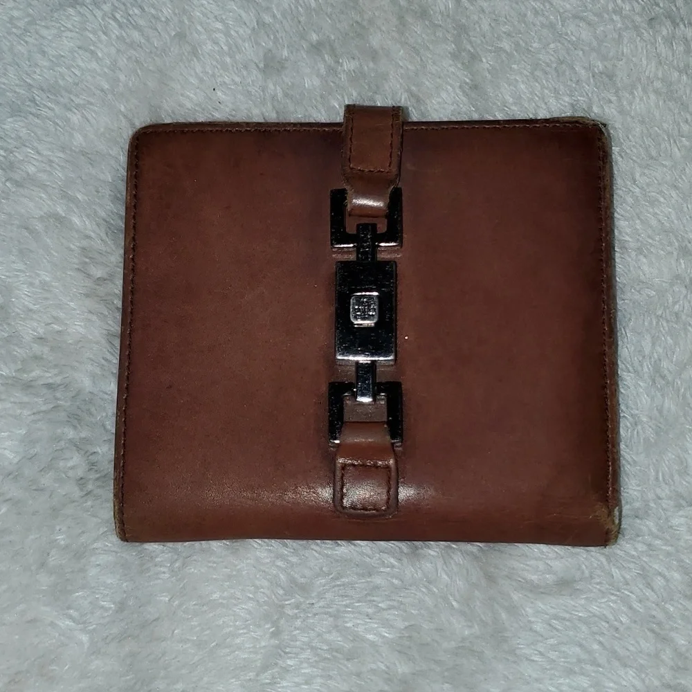 Gucci compact wallet