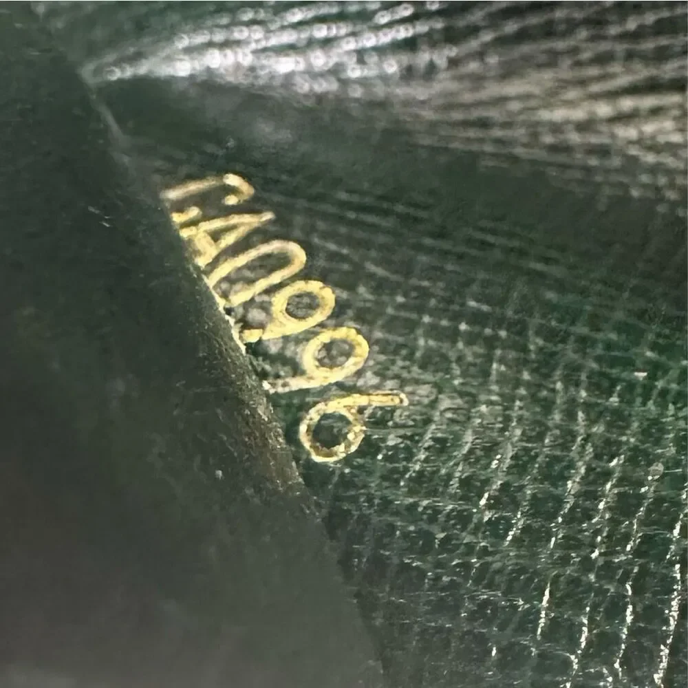 Louis Vuitton Green Taiga‎ Leather 4 Key Case Holder