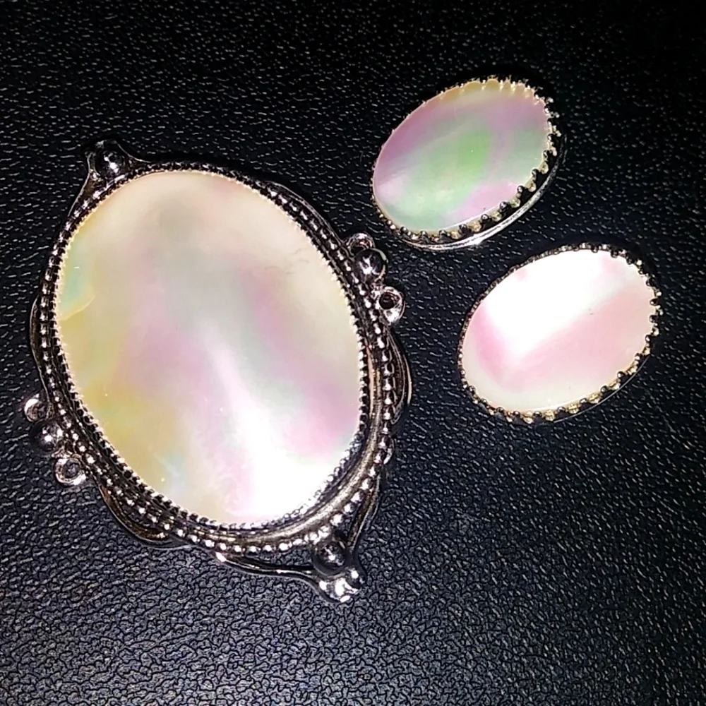 Whiting & Davis Mother of Pearl Cabochon Earrings & Brooch Stunning Vintage Set