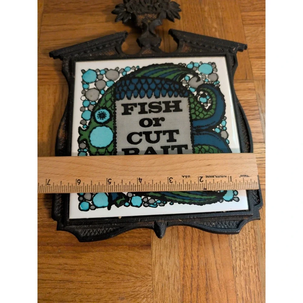 Vintage Cast Iron Trivet Fish Or Cut Bait Made In Japan Tile MCM‎ Mid Century