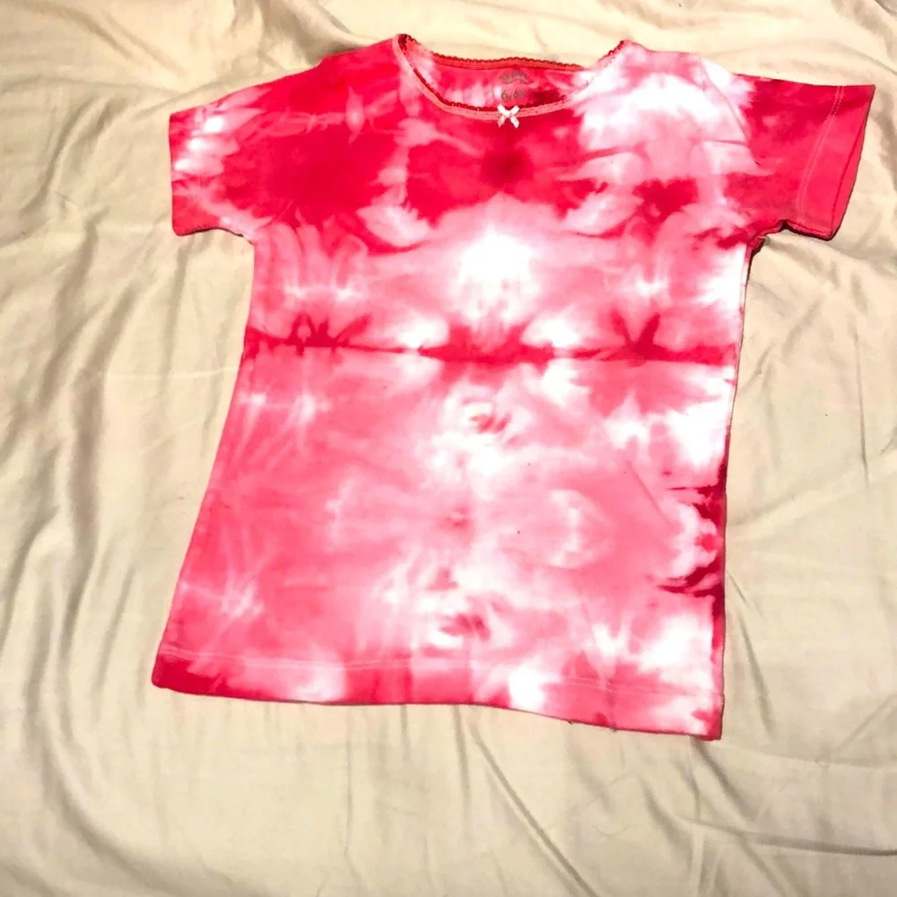 Girl’s pink hand dyed shirt. Marked size 6