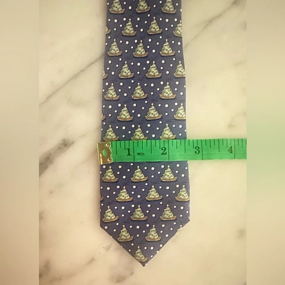 Vineyard Vines tie 100% silk blue boat christmas tree - Boys One Size (OS)