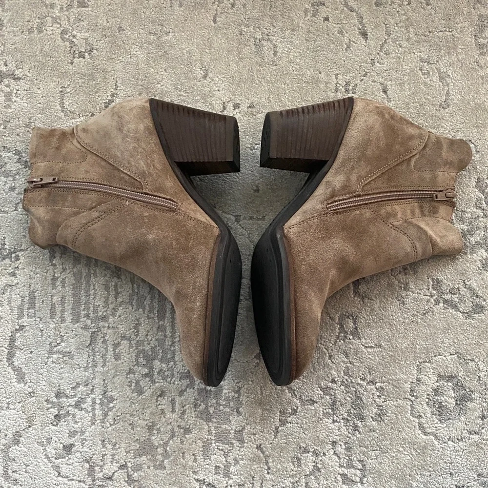 chic brown