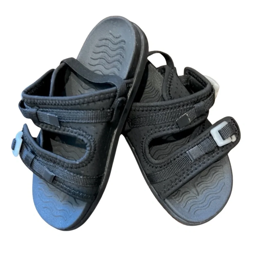 Native sandals boys black size 11 excellent condition