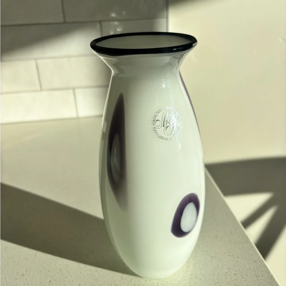 Margie's Garden Creative Artisans Hand Blown Glass Vase White Amethyst 8.25