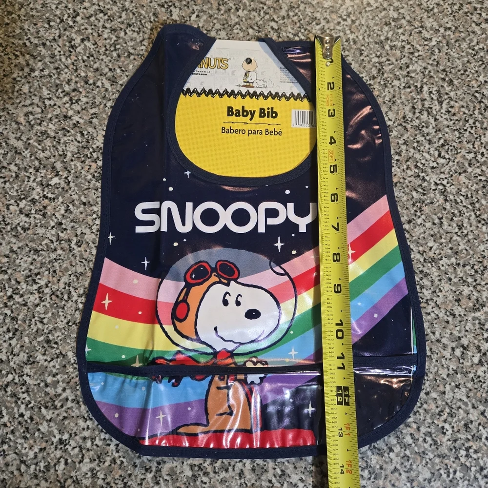 🍒🍒 Peanuts Astronut Snoopy Bib with Rainbow and Stars
