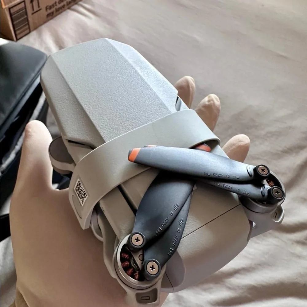 DJI Phantom Standard Drone - Elegant Silver and White