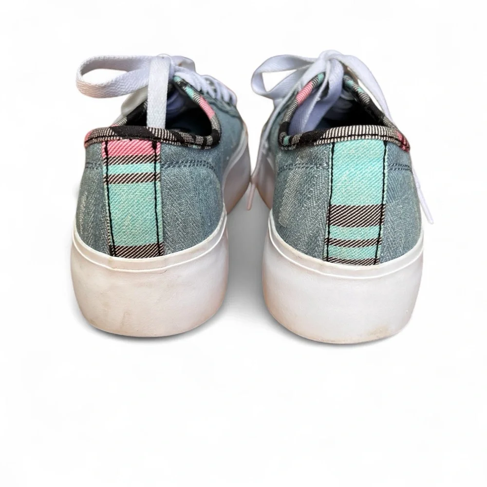 DC stylish sneakers