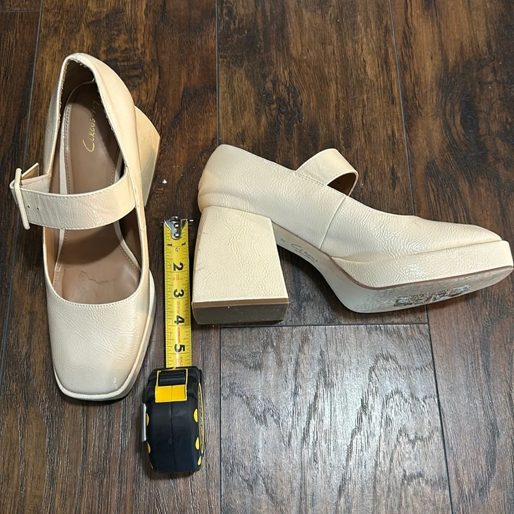 Mary Jane Khiara Shiny Textured Cream Platform Patent Leather Block Heels