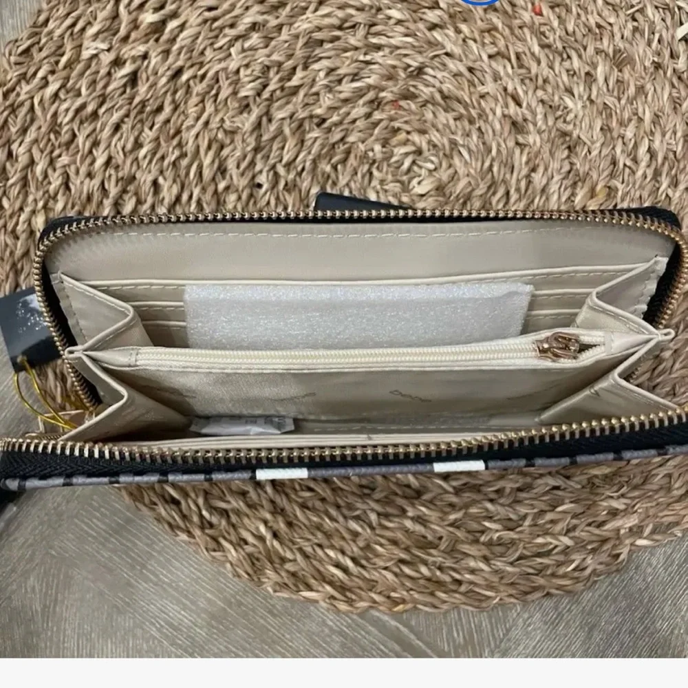 🆕 Bebe NWT Wallet - Women | Color: Black/Gray/White