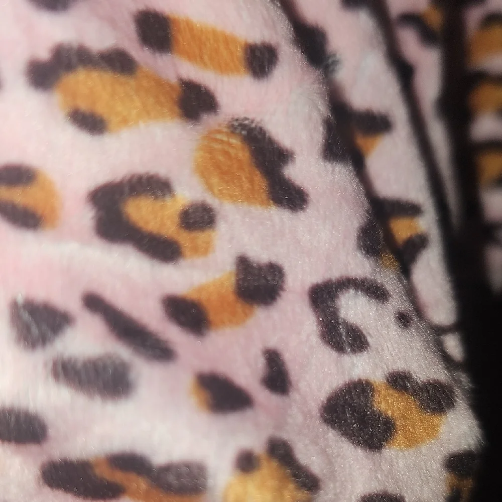 Fitwarm print satin outfit