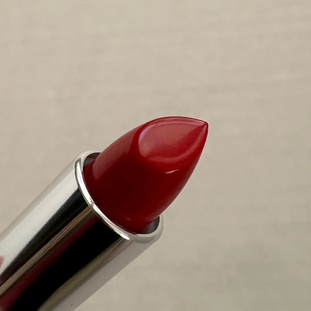 Brand new - Clinique lipstick in Cherry Pop 08