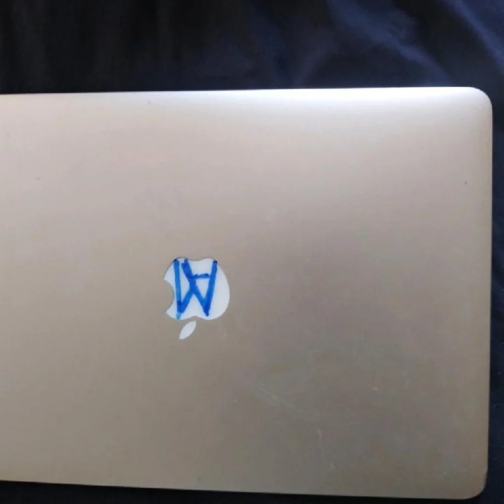 Apple MacBook Air - Sleek Silver Design