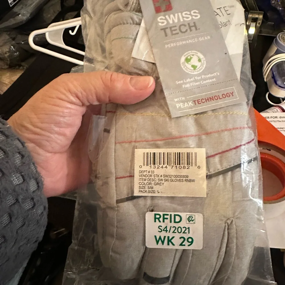 Swiss Tech Silver Performance RFID Gloves. 2 pairs
