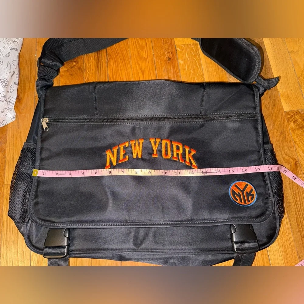 New York Knicks description show