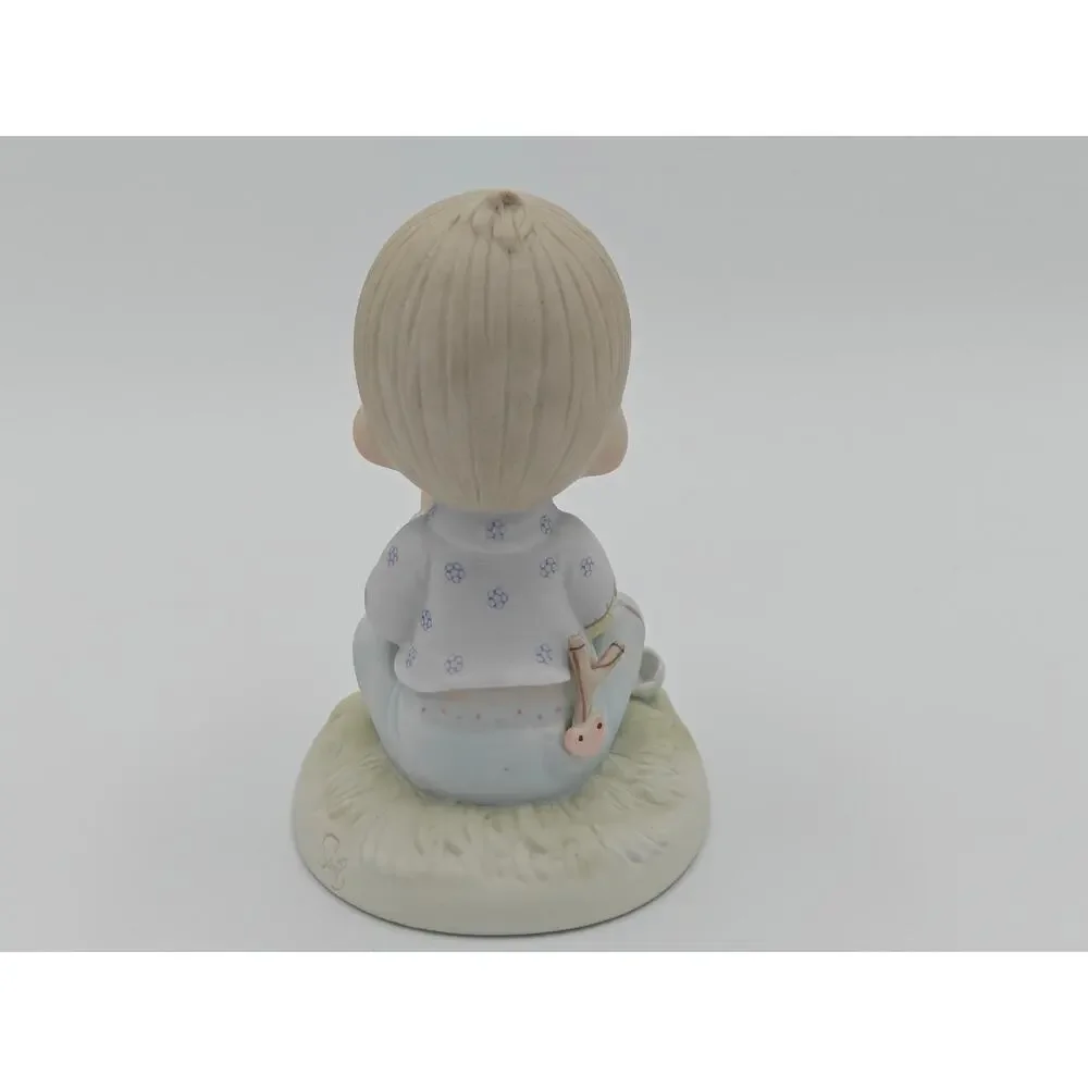 Precious Moments E 7156 R I Believe In Miracles Enesco Porcelain Figurine 1981