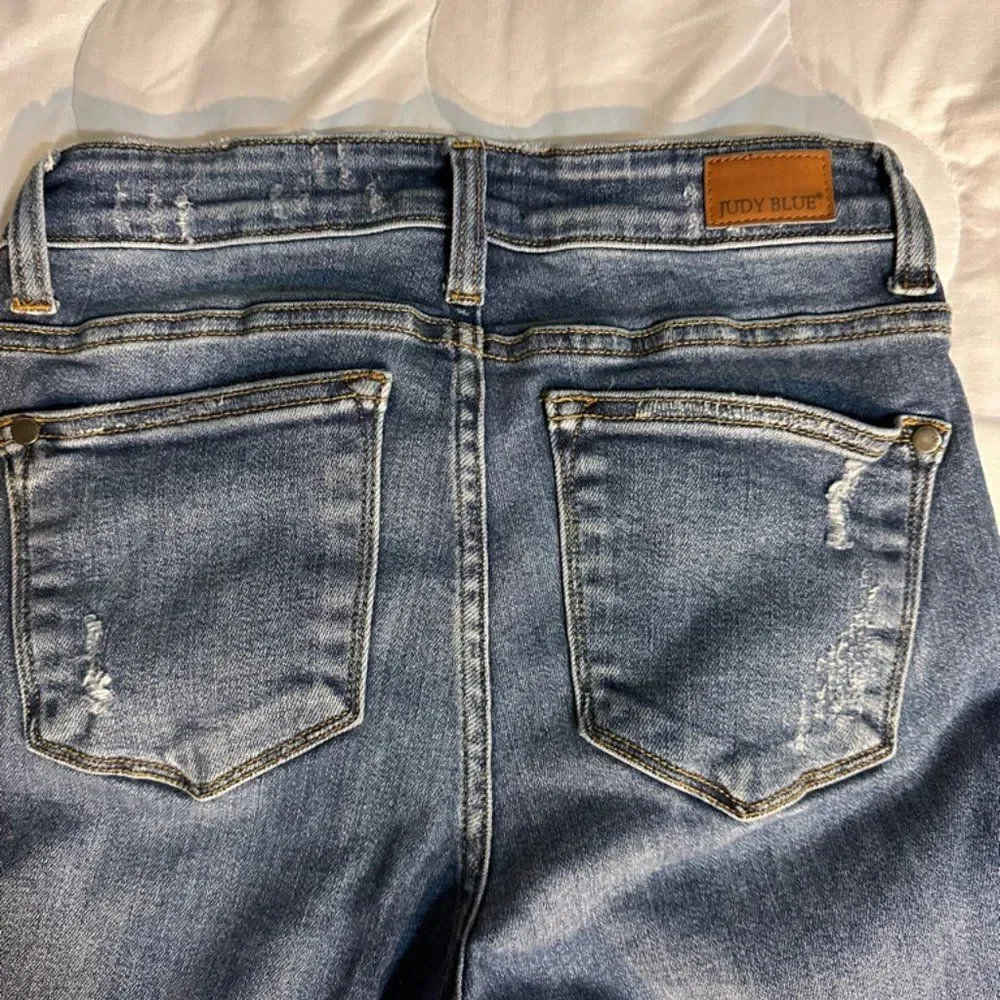 Judy Blue Jeans Size 2 Inseam 28 inches Skinny with 8.5 Blowfish Shoes
