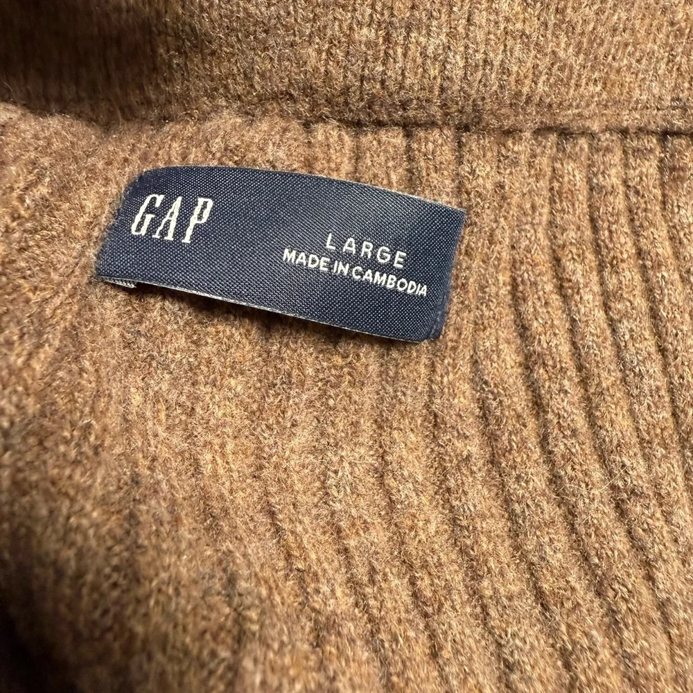 GAP cashsoft tan